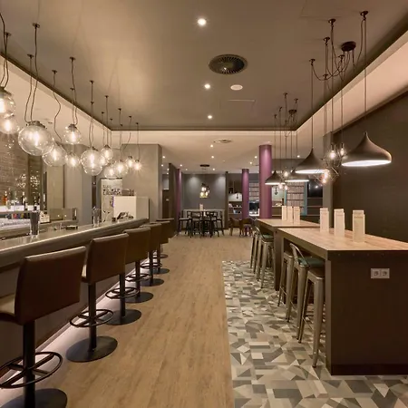 Premier Zuffenhausen מלון *