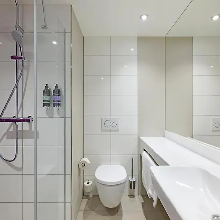 Premier Zuffenhausen מלון *